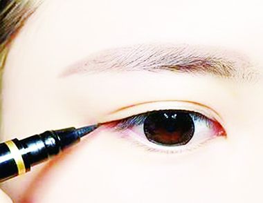 眼線膠筆和眼線液筆的區別 如何選擇眼線液筆和眼線膠筆