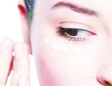 眼霜可以當麵霜用嗎 在臉上使用眼霜的作用