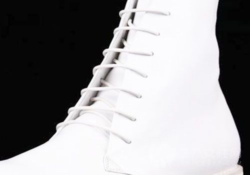 白色长筒靴