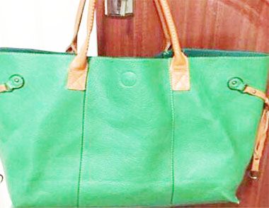 墨绿色包包与衣服颜色搭配 流行搭配都在这