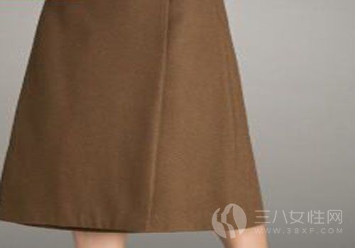 棕色的半身裙