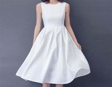 白色连衣裙搭配什么外套好看