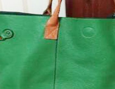 绿包怎么配什么衣服？如何选择绿色包包