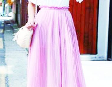 粉色半身裙搭配什麼上衣 什麼鞋子適合搭配粉色半身裙
