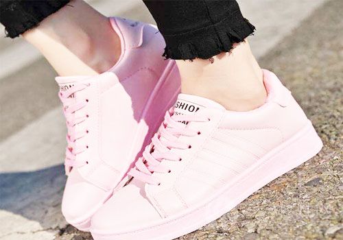粉色運動鞋