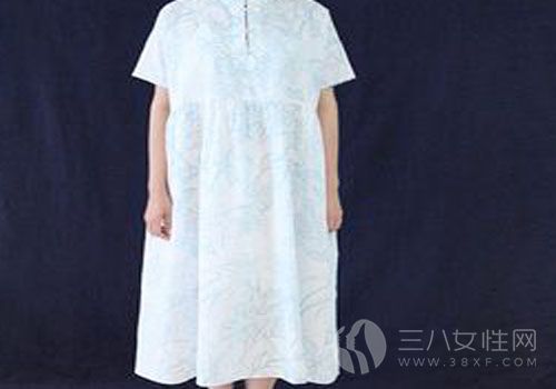 白色宽松长裙子