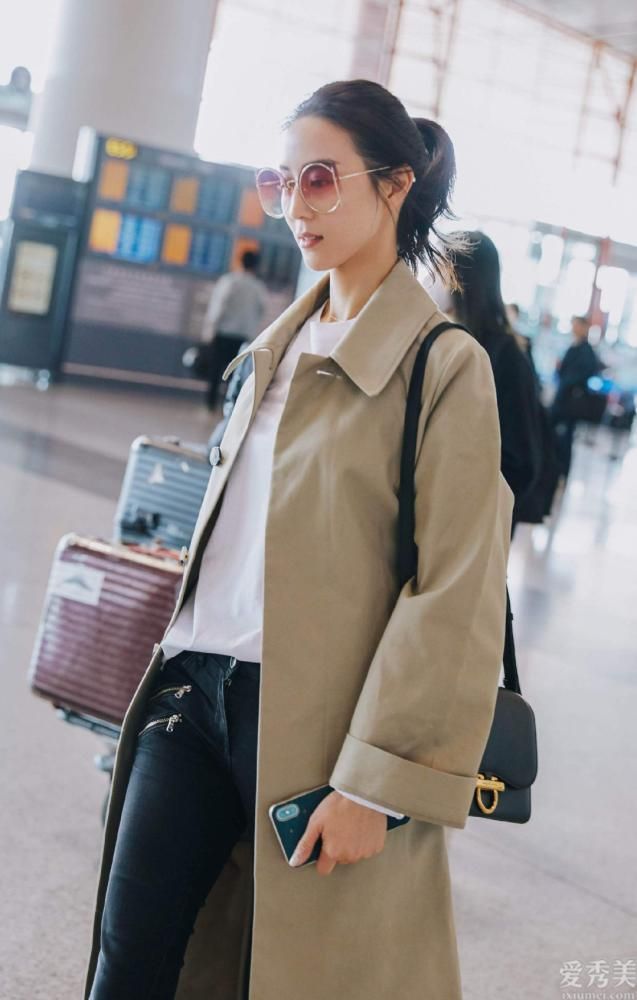 戚薇机场传奇sf照，披风斗篷怎样穿才好看？