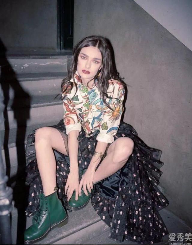 潮流趋势精的喜欢款,“负相关裙”不长不短恰好!