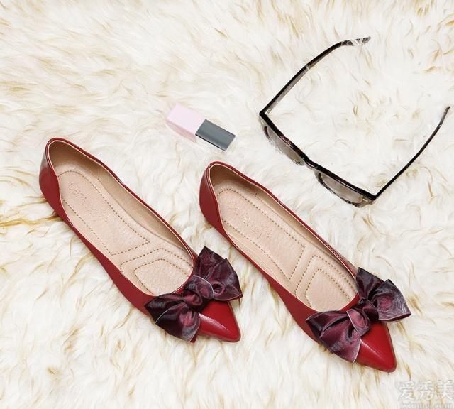 张艺兴、易祥千玺都会穿上海滩服装，演译REAL国潮品牌