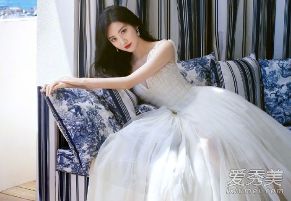 景甜的白纱裙是什么牌子 景甜的白纱裙要多少钱