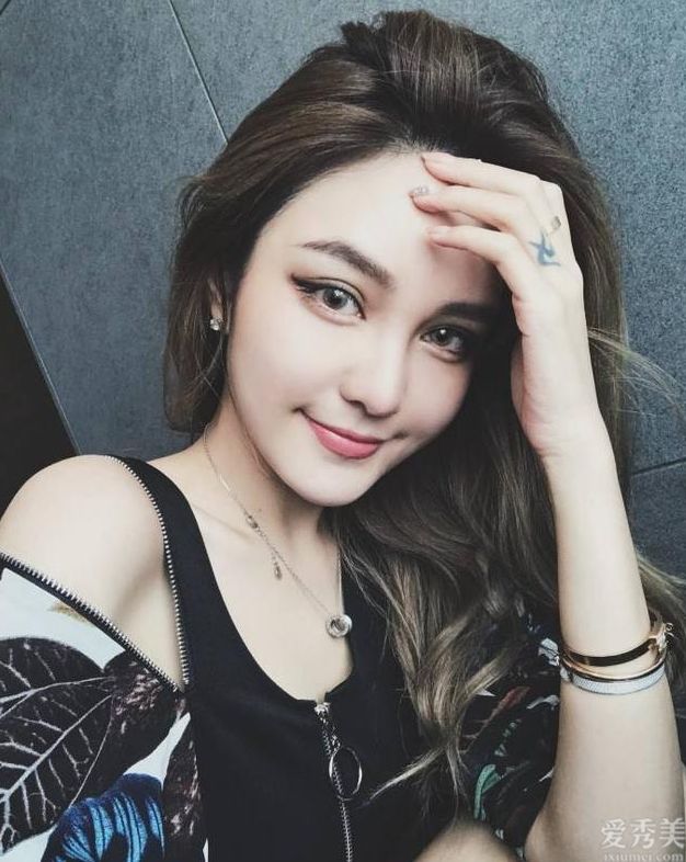 罗志祥女友罗志祥女友戴的颈链哪些一眼就记住了,我们一起来扒一扒
