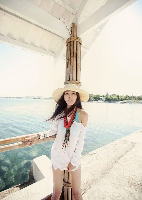 漂亮美女教你时尚潮流沙滩打扮