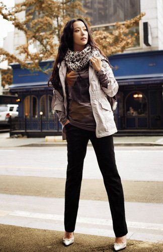 金喜善雅致OL装比生孕前也要美