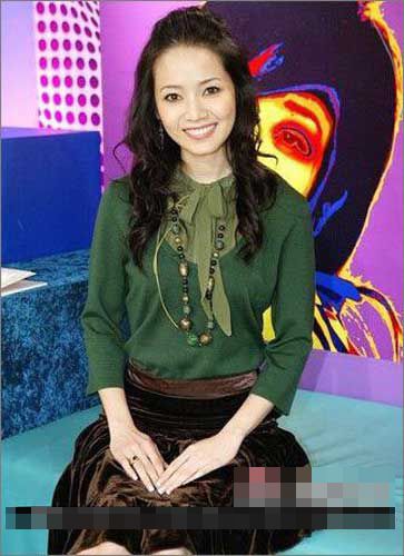 候佩岑教给秋天针织衫搭配感受