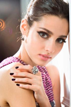 斜纹布软呢化身为珠宝首饰