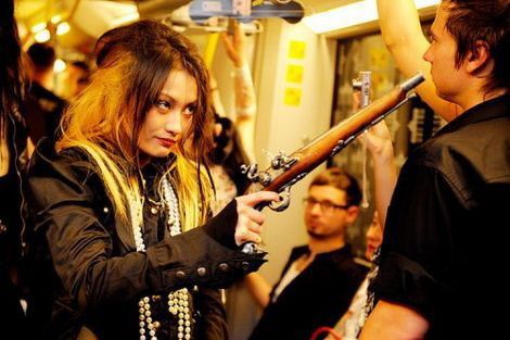 柏林地铁开演服装秀