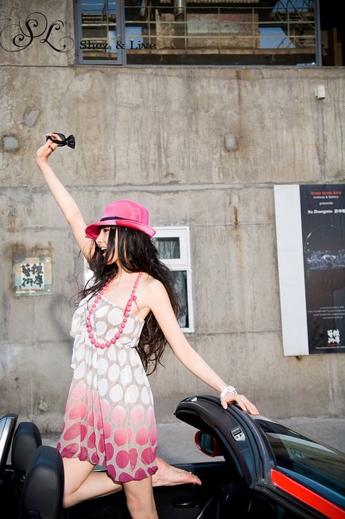 烂漫夏季打造出青春派OL