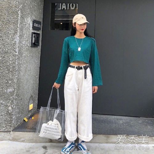 不露腿也漂亮 运动长裤女生的一周穿衣搭配示范性!