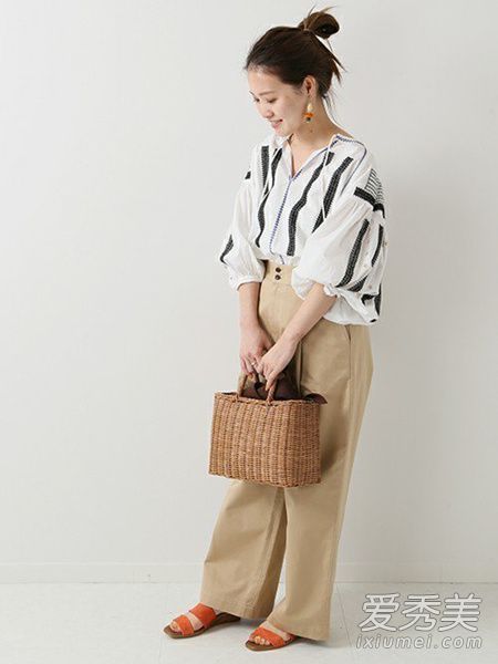 比较宽松上衣外套配哪些牛仔裤子显高 日式宽裤难道说不比紧裤更藏肉？