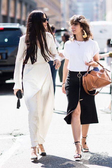 夏天出门“安全性牌” 把握三个关键点穿衣搭配绝不退“潮”!