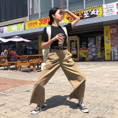 夏天休闲搭配美女学生 舒服漂亮又引人注意外出就那么穿!