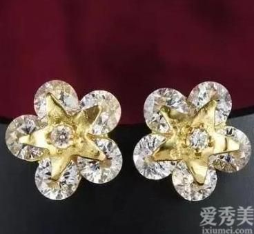 黄金首饰绕开了这些种类,成为一个高质量的女人。