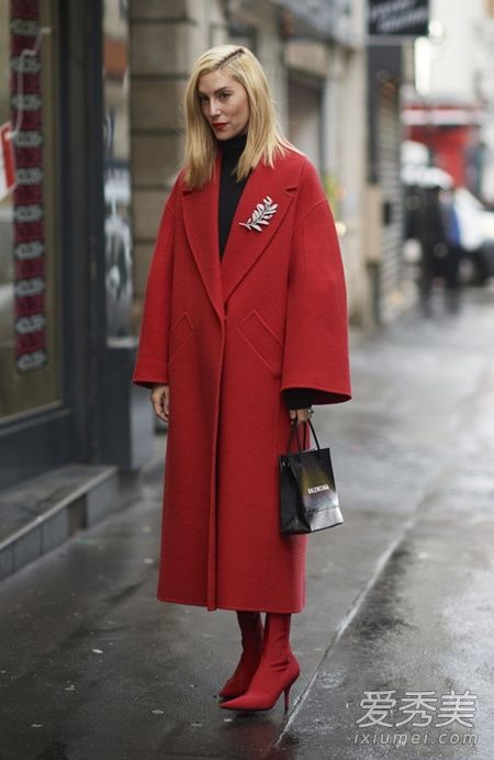 新年红色怎么穿才不土？不想变成行走的“红包”就试试这4种配色！