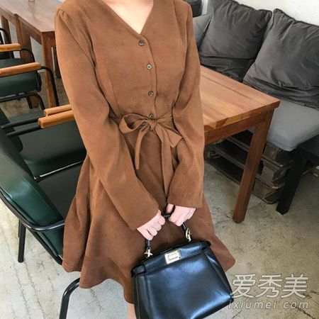 上半身胖的人適合穿什麼衣服 讓「縮腰洋裝」幫你把肉肉藏起來