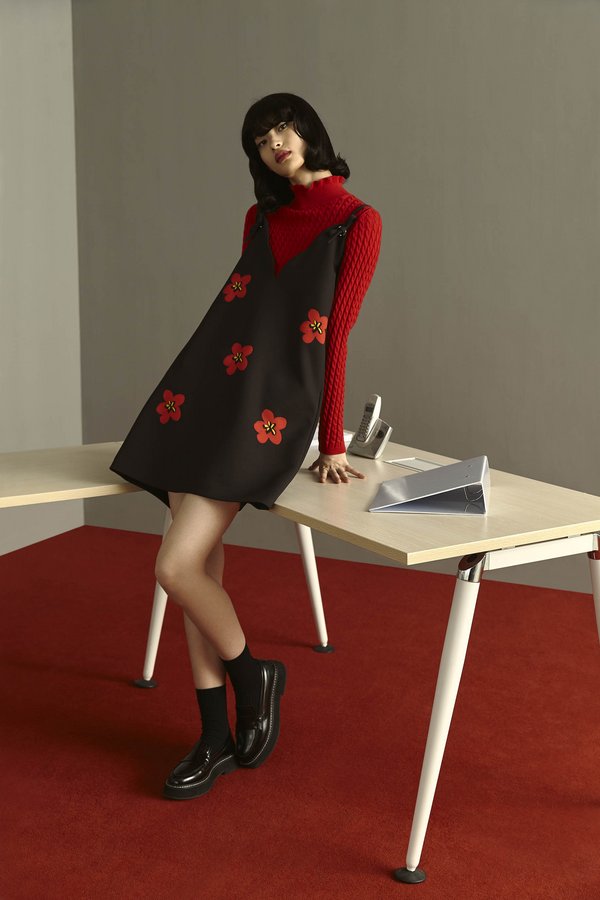 LILY 商务时装推出SHUSHU/TONG首个设计师联名系列：职场酷女孩