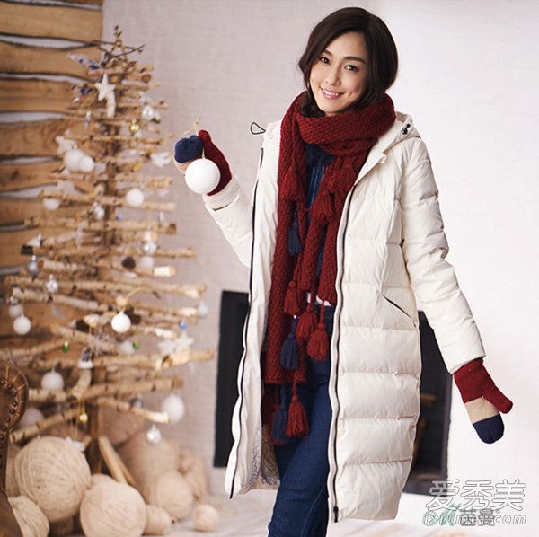 白色羽绒服搭配什么颜色围巾 白色羽绒服搭配什么裤子