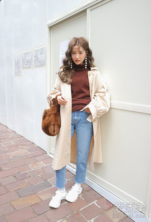 手臂粗穿什么衣服好看？蓬蓬袖上衣完美隐藏拜拜肉 穿衣搭配