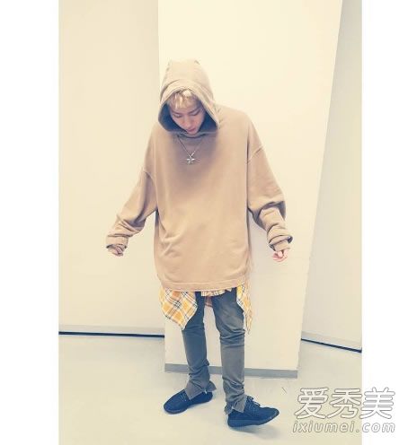 宽松穿搭 今年冬季藏肉大绝招 身材搭配图片