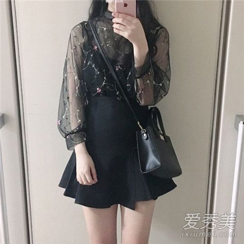 怎么把透视装穿得美美却又不会过于裸露?韩妞示范4种搭配