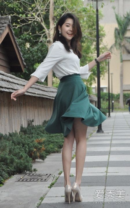 腿短的女生适合穿什么裙子 怎样穿裙子显腿长