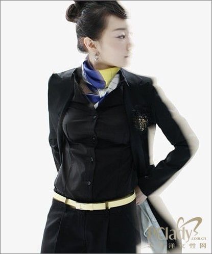 华丽的丝巾让OL主管奢华气质