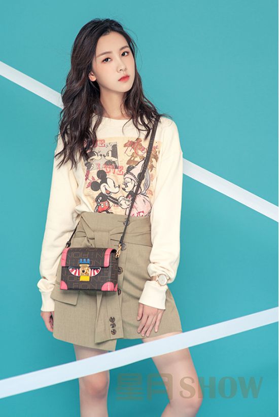 Form费安妮的时尚女孩造型笔记，买包时双12必看！