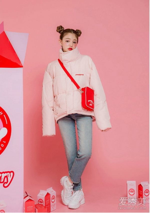 白色羽绒服搭配什么颜色围巾 白色羽绒服搭配什么裤子