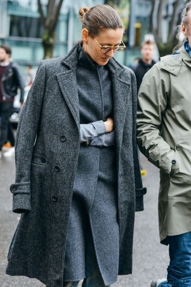 冷冬来了一件大衣不够穿？那就两件外套混搭御寒 冬季穿衣搭配