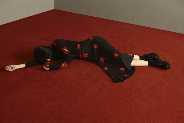 莉莉商业时装发布舒舒/童的第一个设计师联合系列:酷女孩在工作