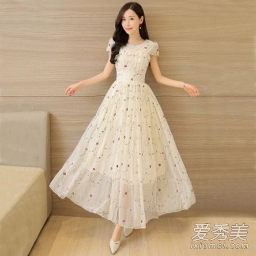 男人喜欢看女人穿什么裙子?男人喜欢女人穿什么颜色的裙子