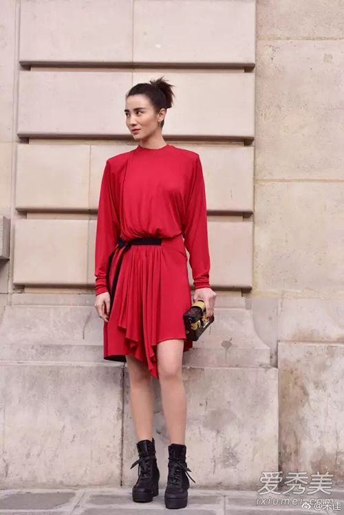 夏天红色裙子图片 红色裙子怎么搭配 红色裙子搭配什么鞋子 