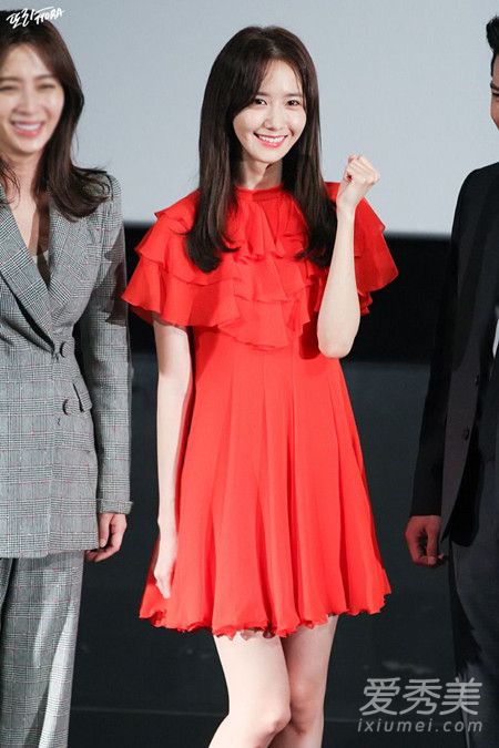 小胸女生这样穿 少女时代允儿教你视觉丰胸穿搭法 小胸女生穿衣技巧