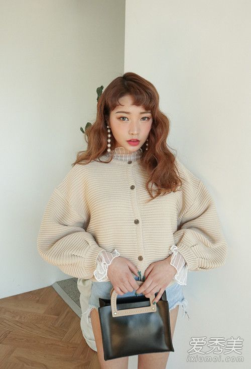 手臂粗穿什么衣服好看？蓬蓬袖上衣完美隐藏拜拜肉 穿衣搭配