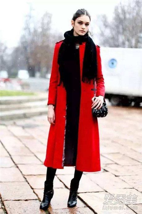 红色外套配什么颜色的围巾 六种搭配温暖一整个冬日