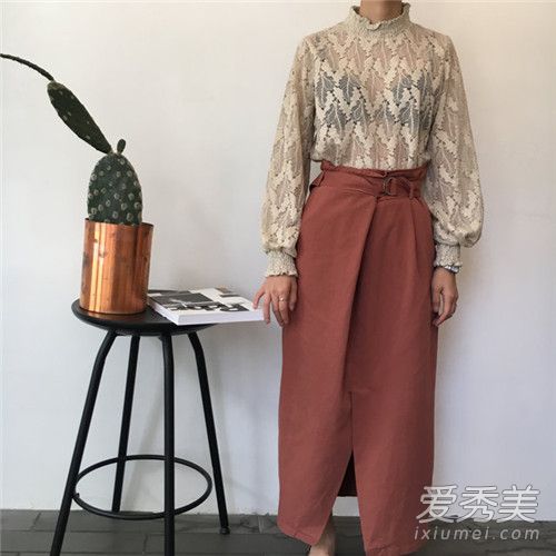 怎么把透视装穿得美美却又不会过于裸露?韩妞示范4种搭配