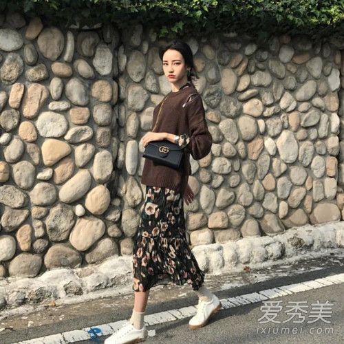 韩国小姐姐简约chic的初秋搭配 甜美又舒适！
