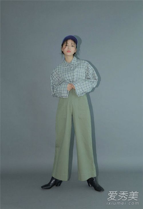 格子裤子配什么上衣好看图片 韩系超人气格子穿搭法