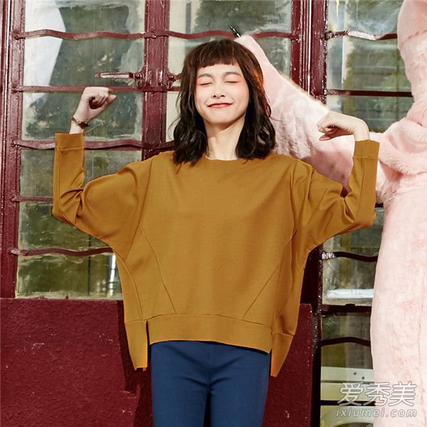 复古的开叉 让你感受70年代的韵味 复古衣服女装图片