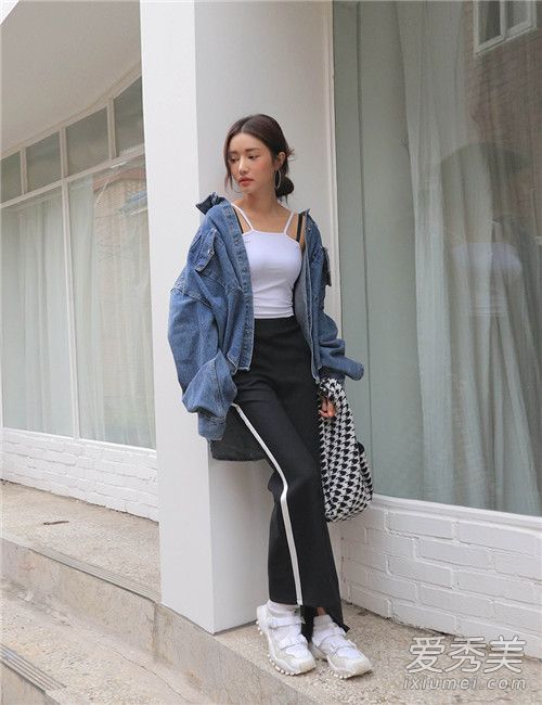 谁说非要去健身房才能穿?运动服也能是时尚搭配单品