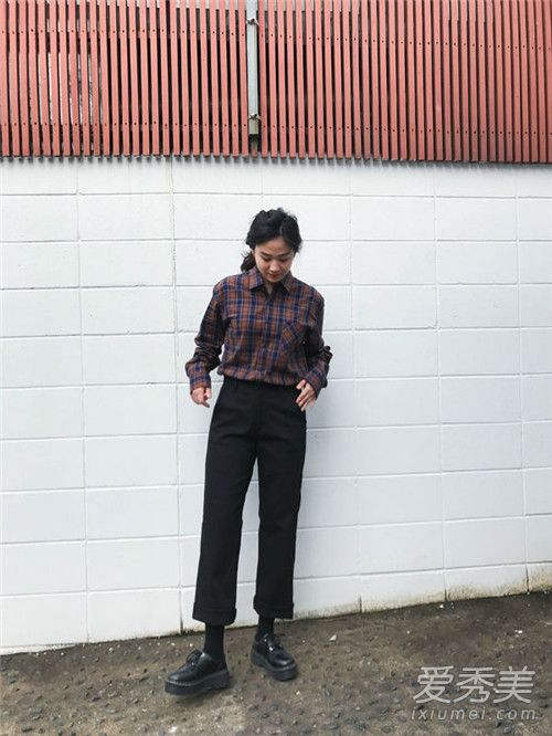 格子裤子配什么上衣好看图片 韩系超人气格子穿搭法